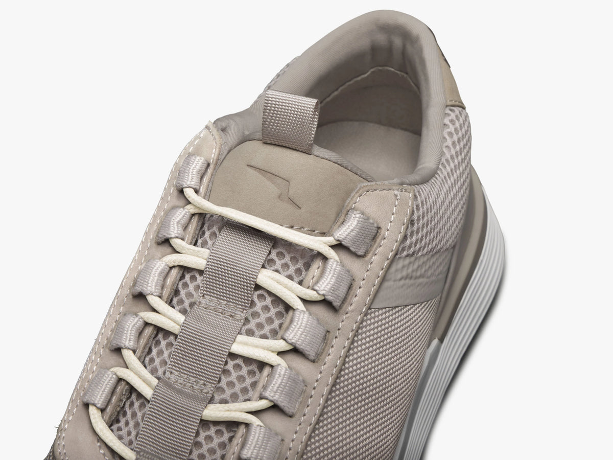 Wolf & Shepherd | Crossover Victory Trainer | Stone White Beige