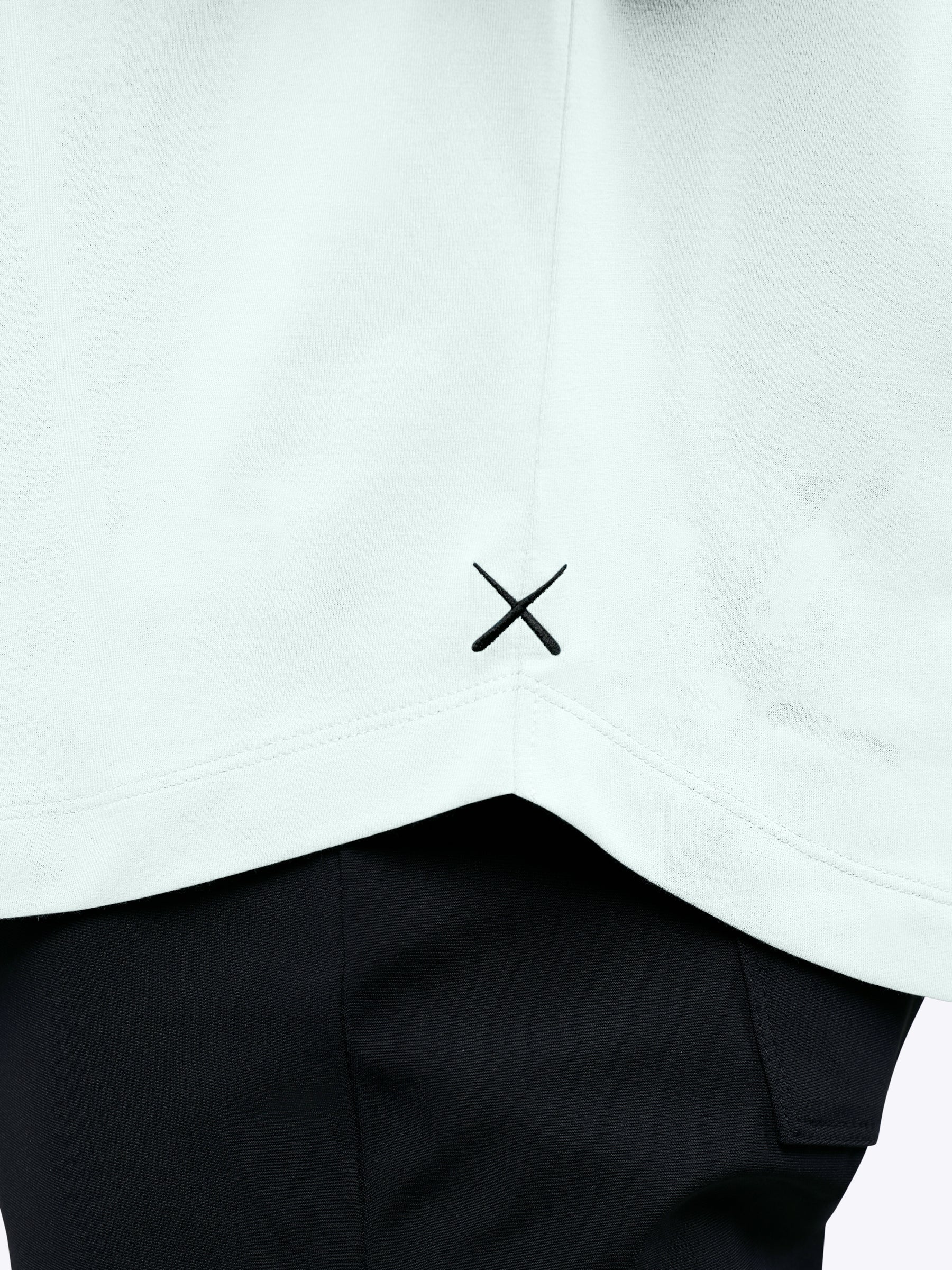 Cuts | AO Henley Curve-Hem Tee Diaphonous | Green