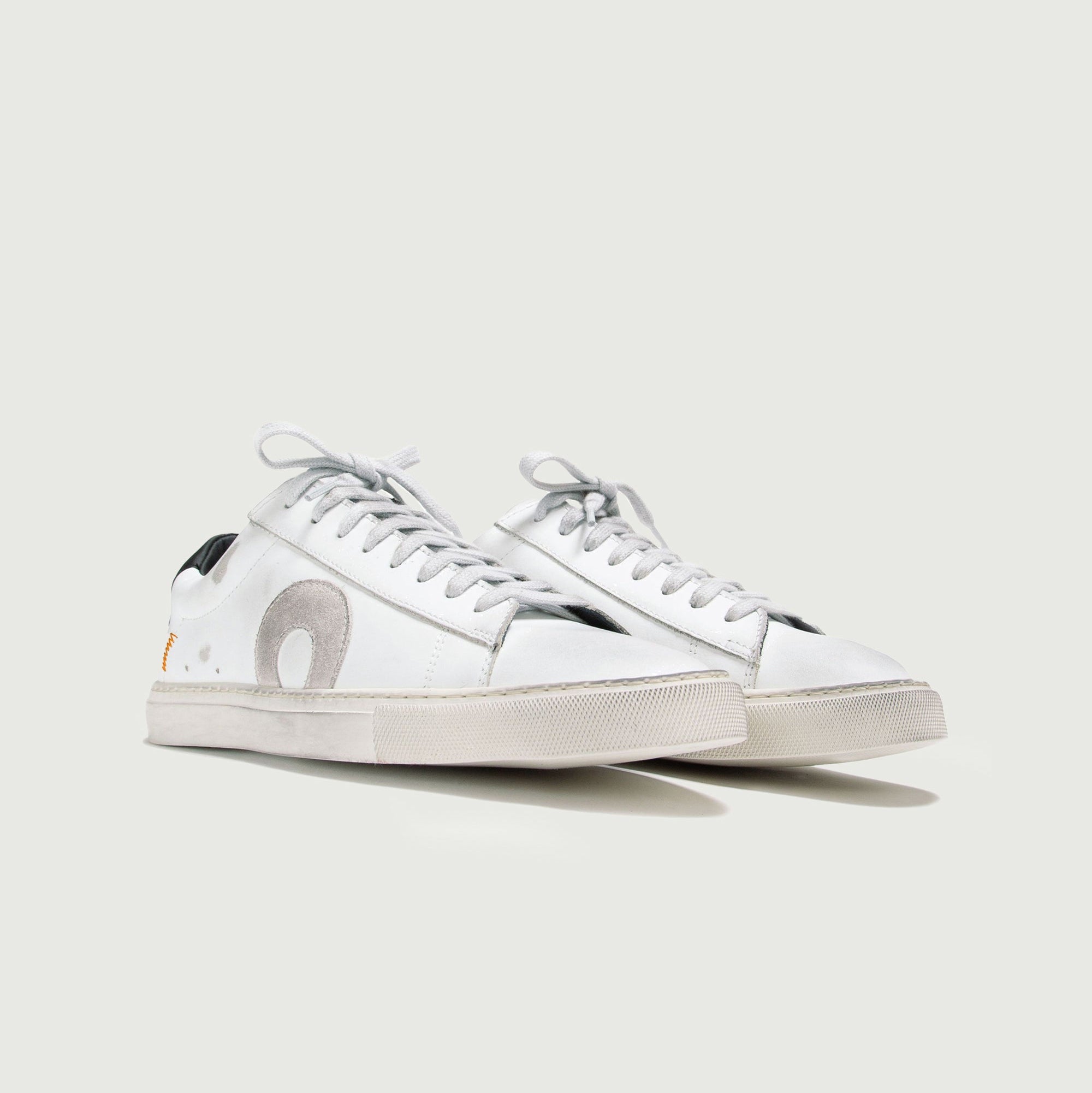 Oliver Cabell | Low 1 Tigger | White