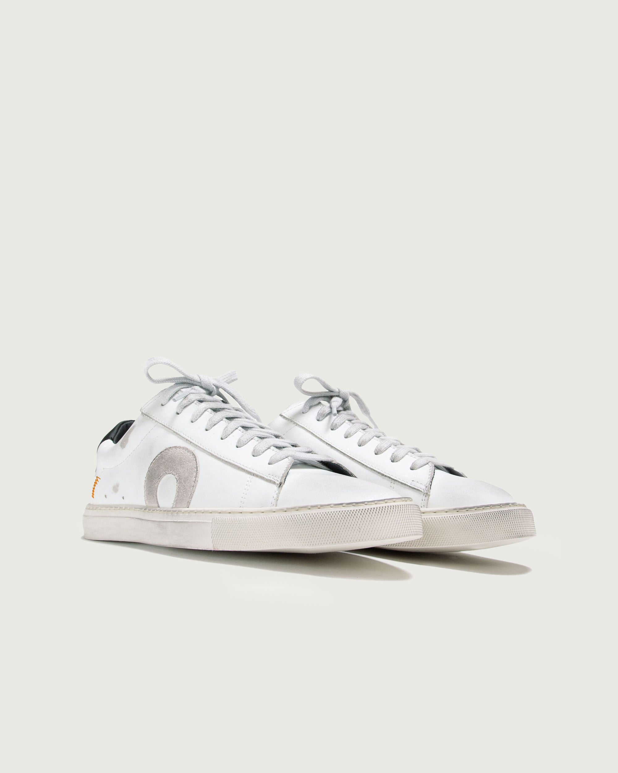 Oliver Cabell | Low 1 Tigger | White