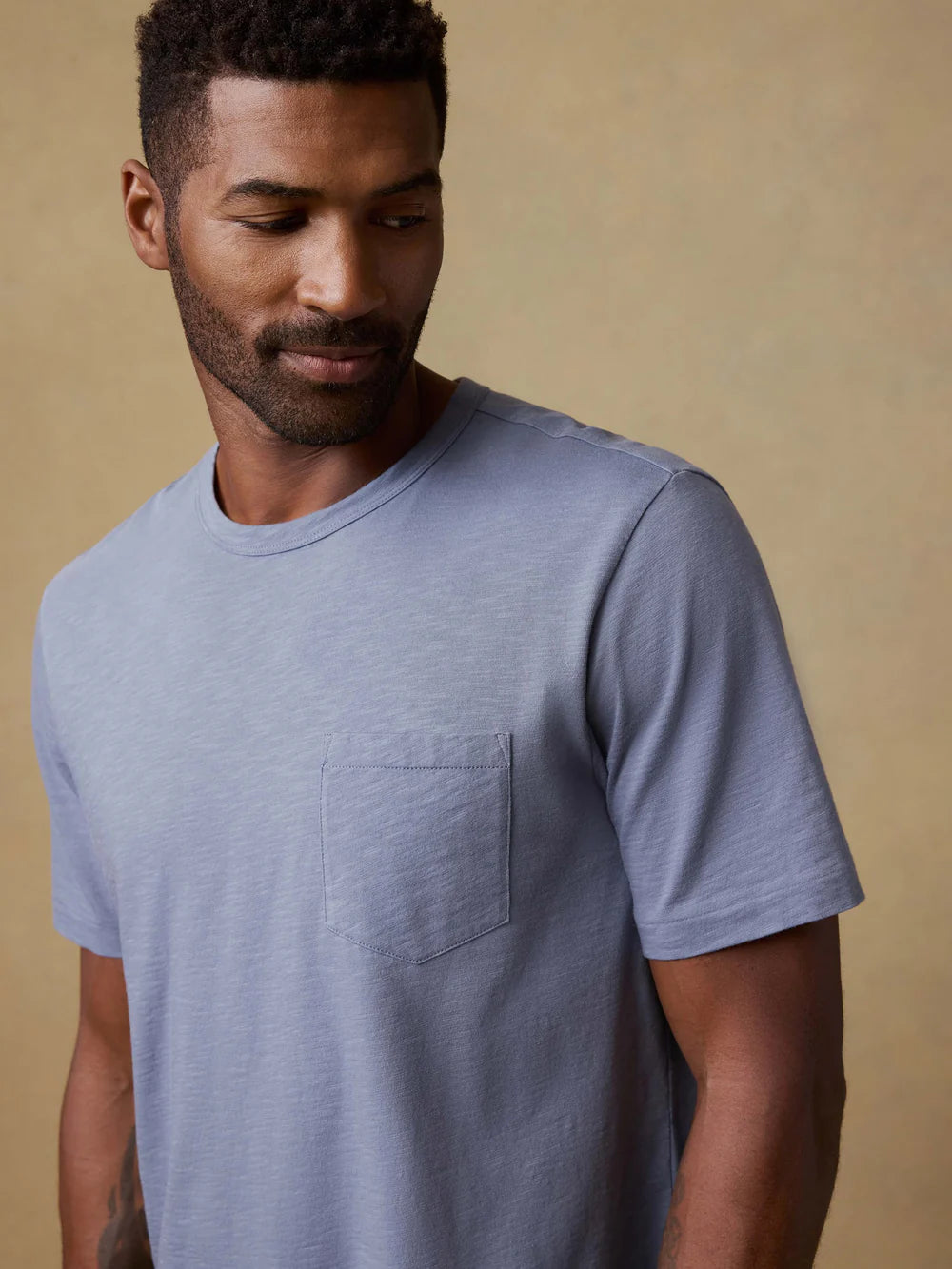 Faherty | Sunwashed Pocket Tee Flint | Blue