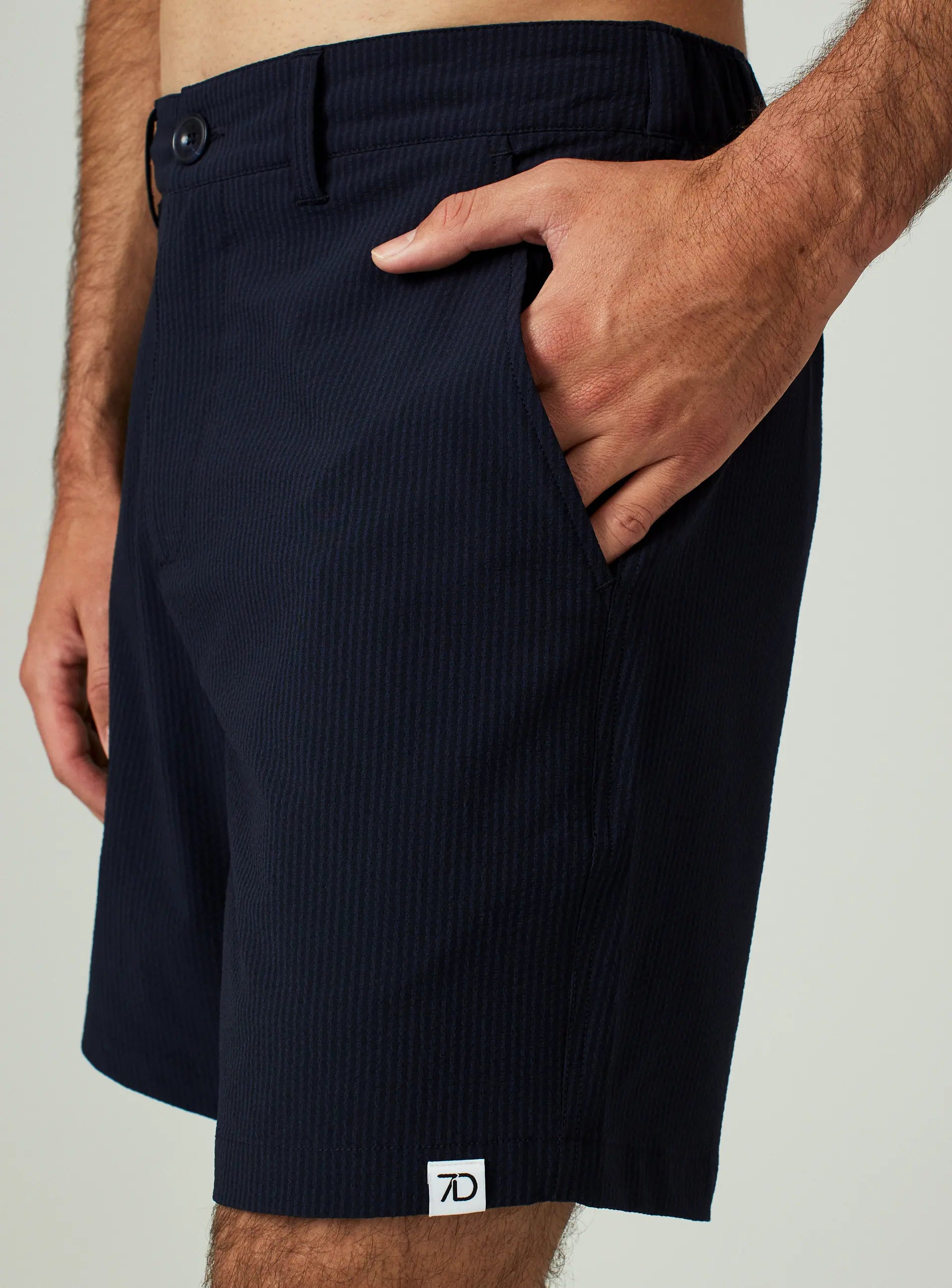 7 Diamonds | La Jolla Hybrid 7" Short | Navy