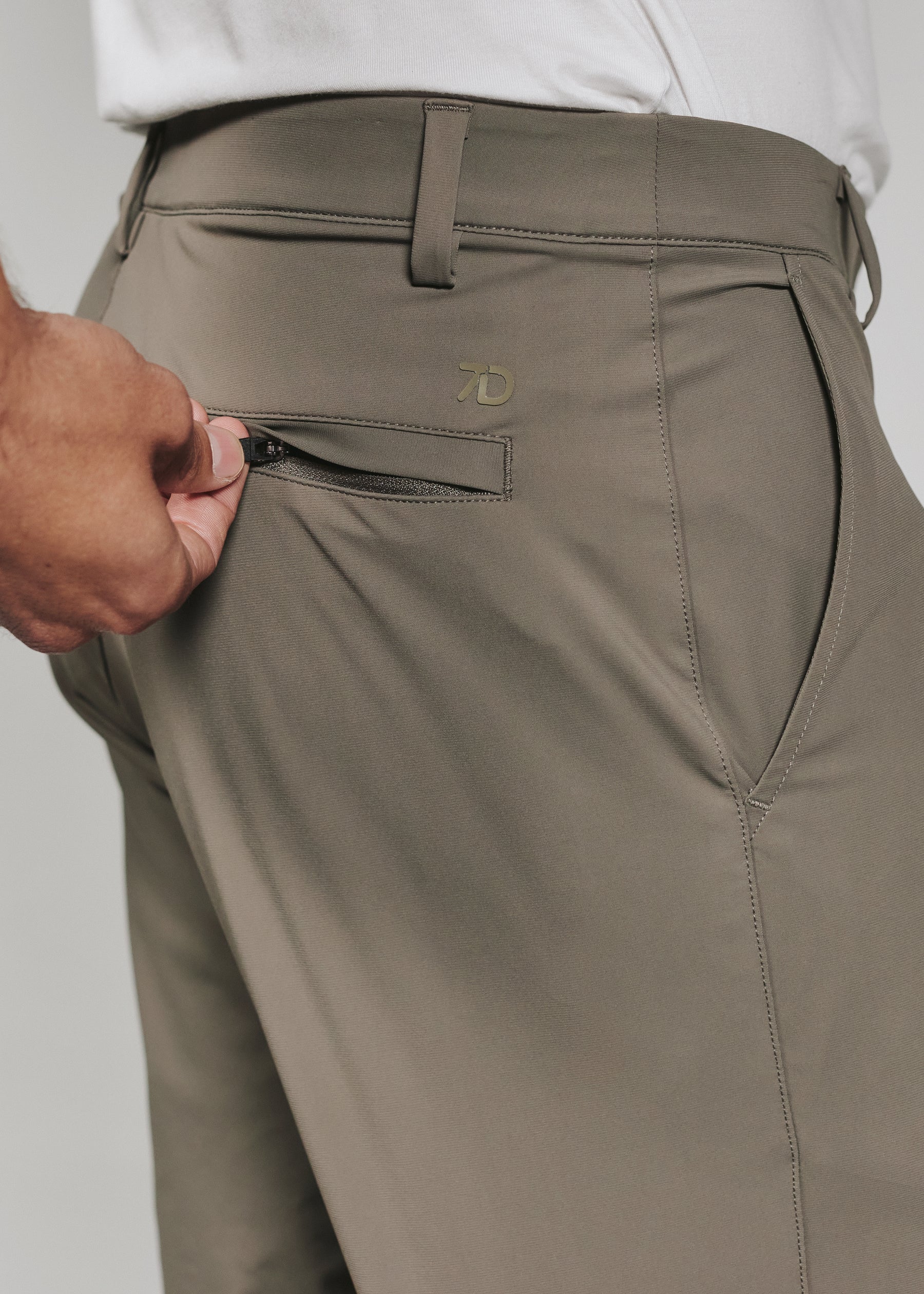 7Diamonds | Zuma 8" Short | Green