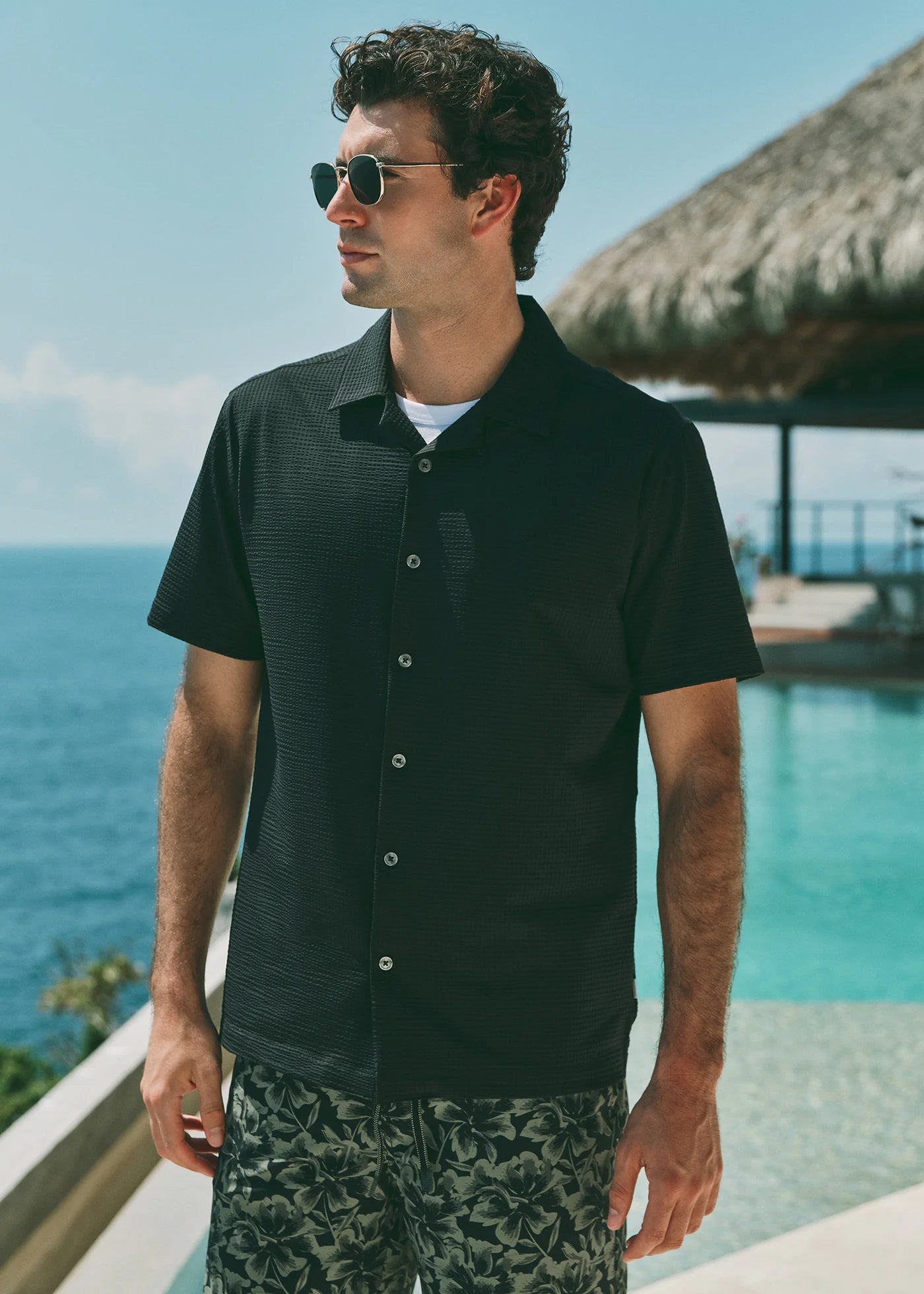 7Diamonds | Sutherland Seersucker Stretch Camp Shirt | Black