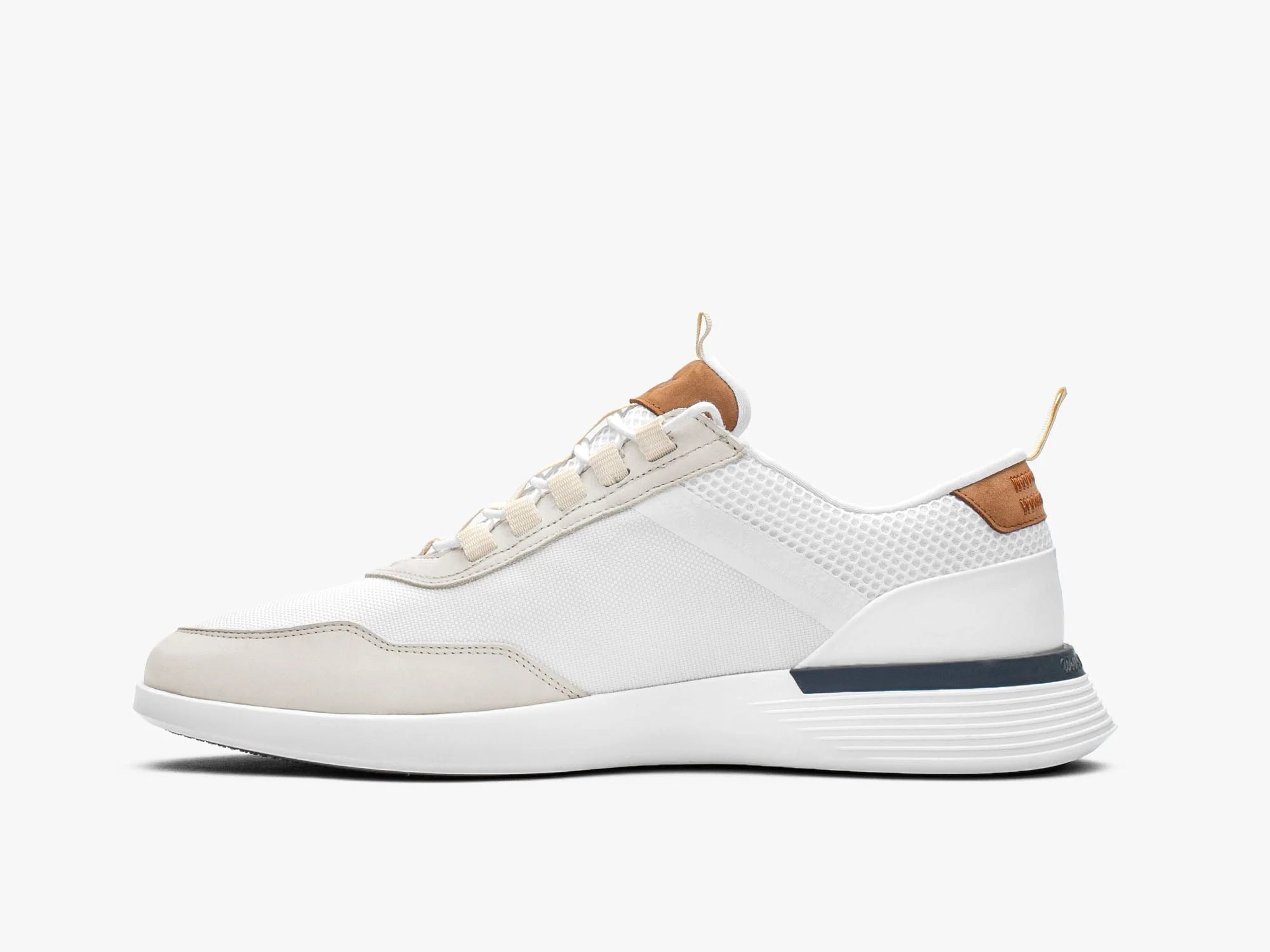 Wolf & Shepherd | Crossover Victory Trainer | White