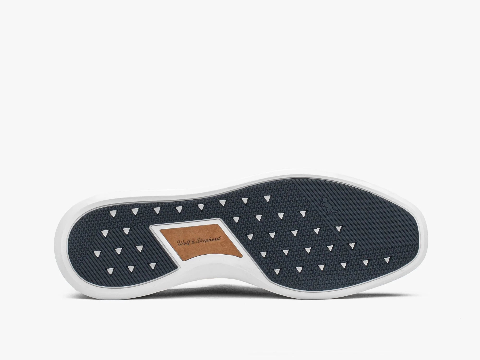 Wolf & Shepherd | Crossover Victory Trainer | White