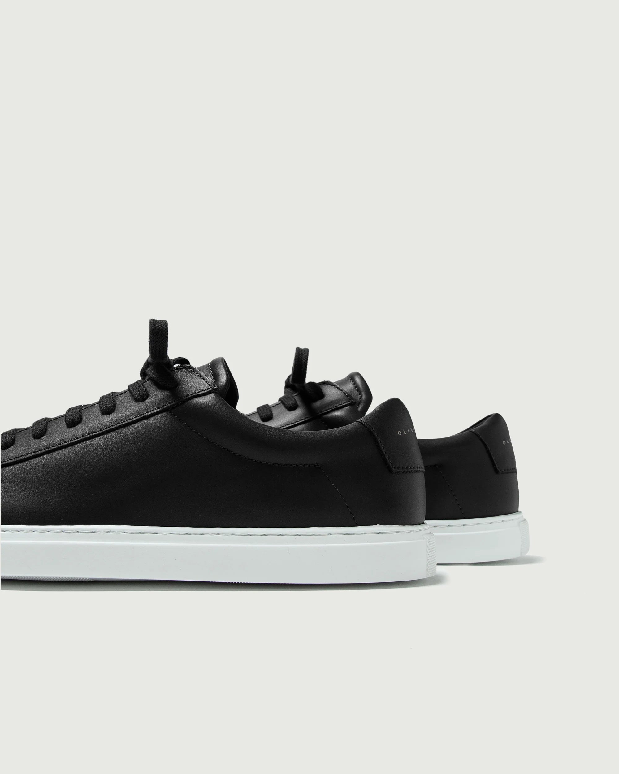 Low 1 Black (Wide)