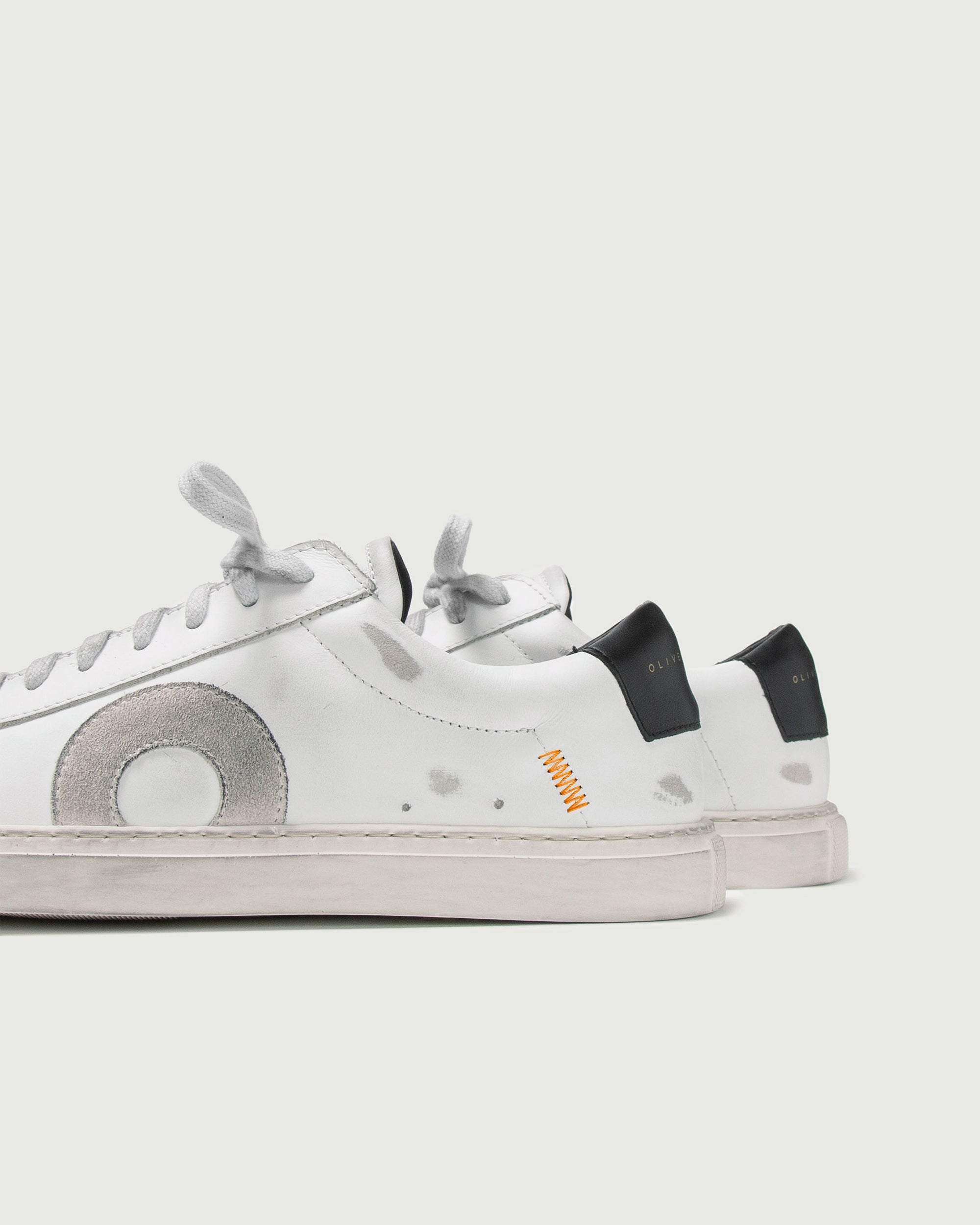 Oliver Cabell | Low 1 Tigger | White