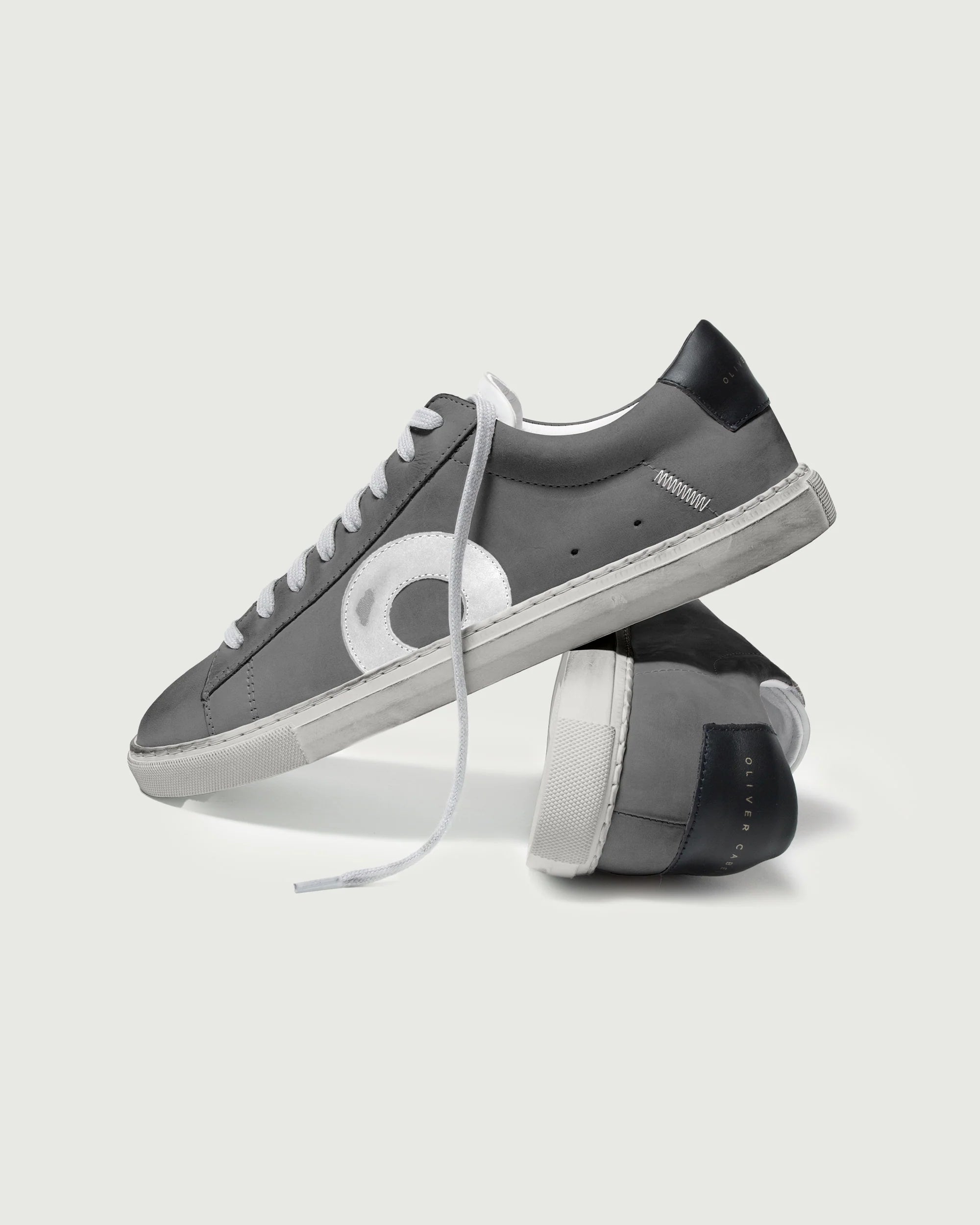 Oliver Cabell | Low 1 Smoke Gray