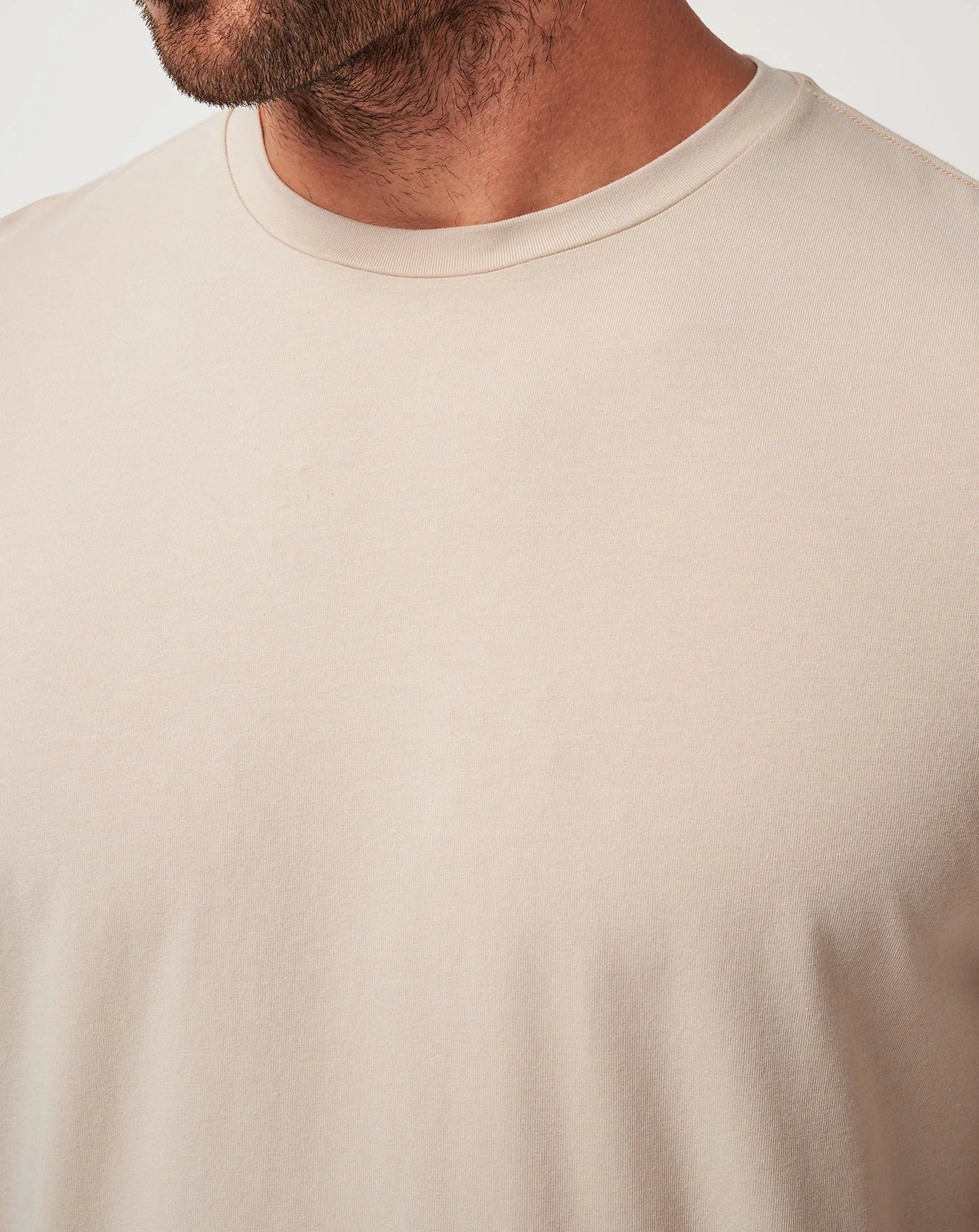 TravisMathew | Cloud Crew Tee Italian Sand | Beige