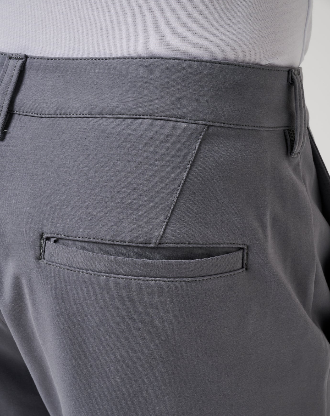 TravisMathew | Stretchknit Short Quiet Shade 8" | Gray | Trunk Show