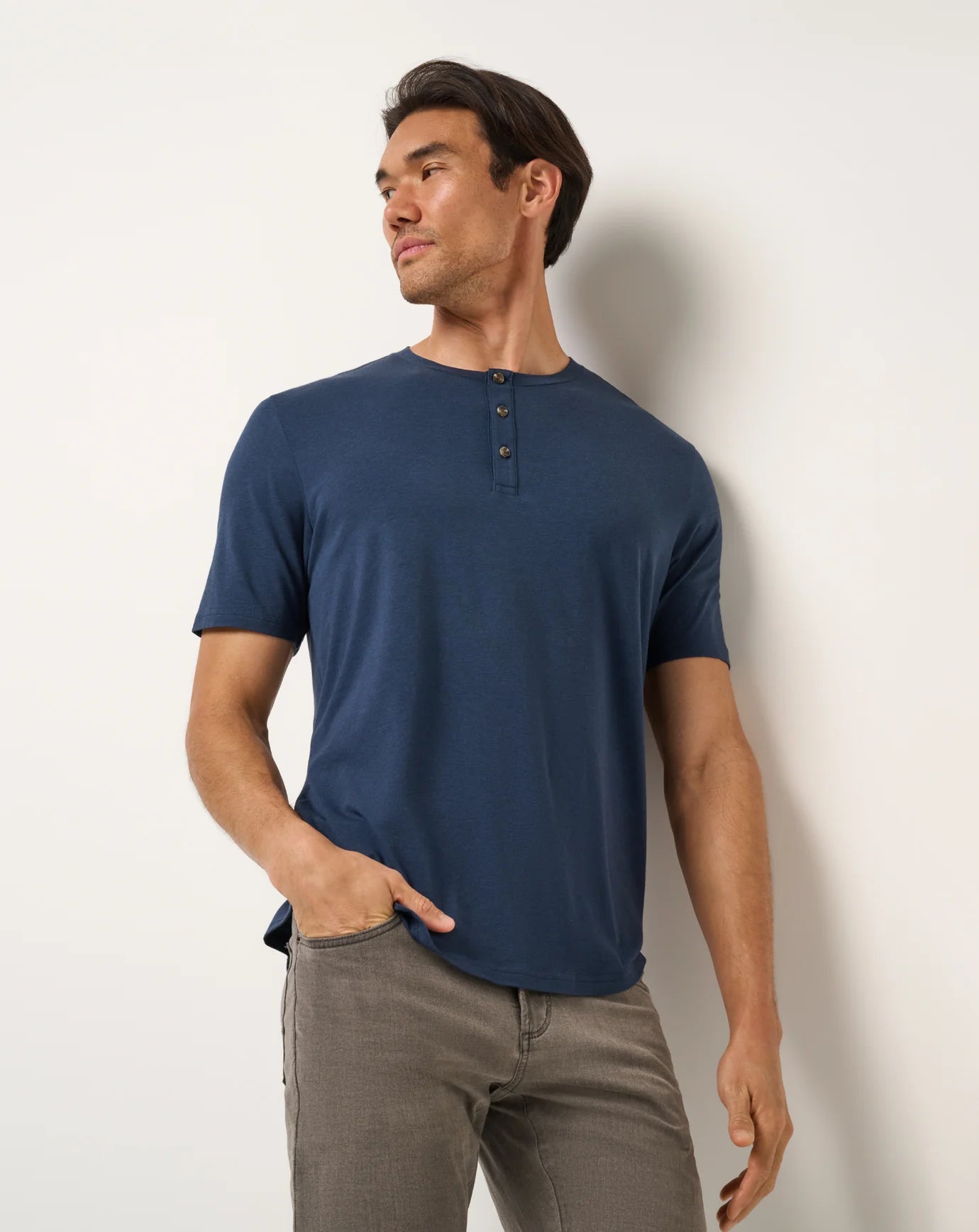 TravisMathew | Cloud Henley Tee | Navy