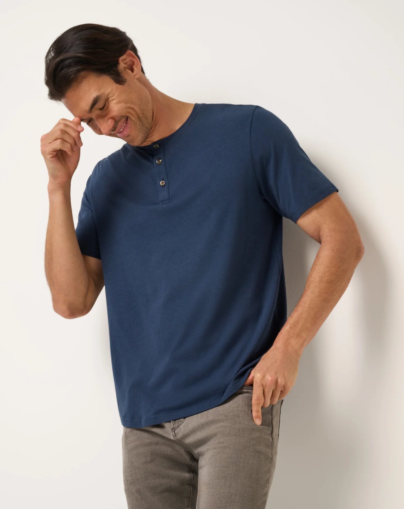 TravisMathew | Cloud Henley Tee | Navy