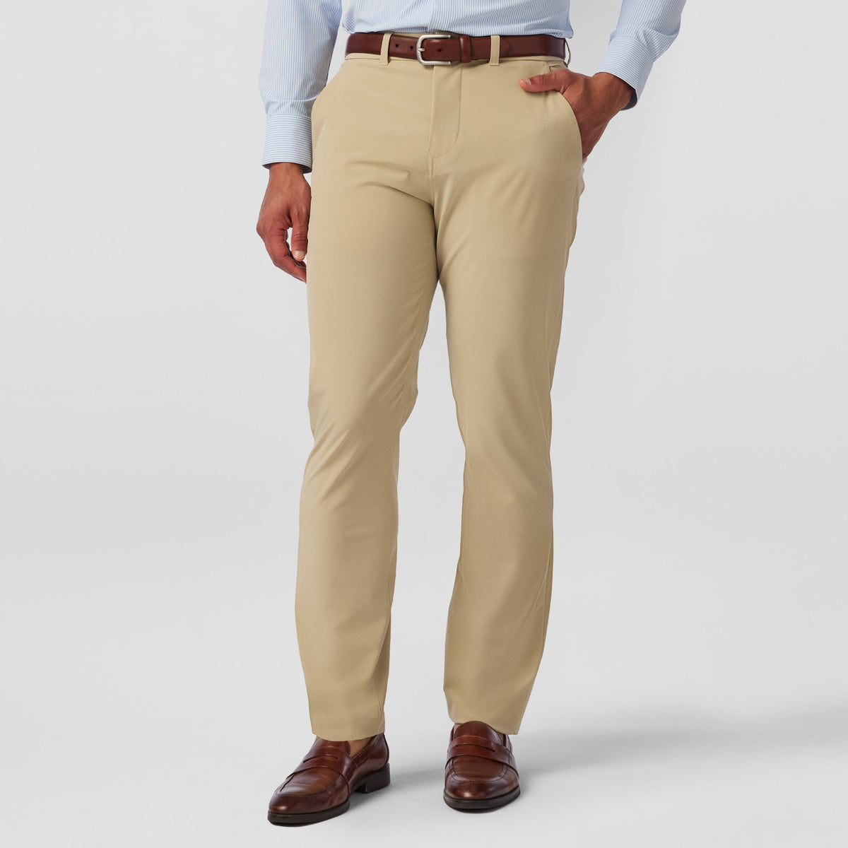 Mizzen+Main Helmsman Athletic Fit Chino Pant in Light Khaki