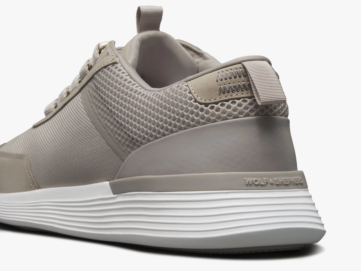 Wolf & Shepherd | Crossover Victory Trainer | Stone White Beige