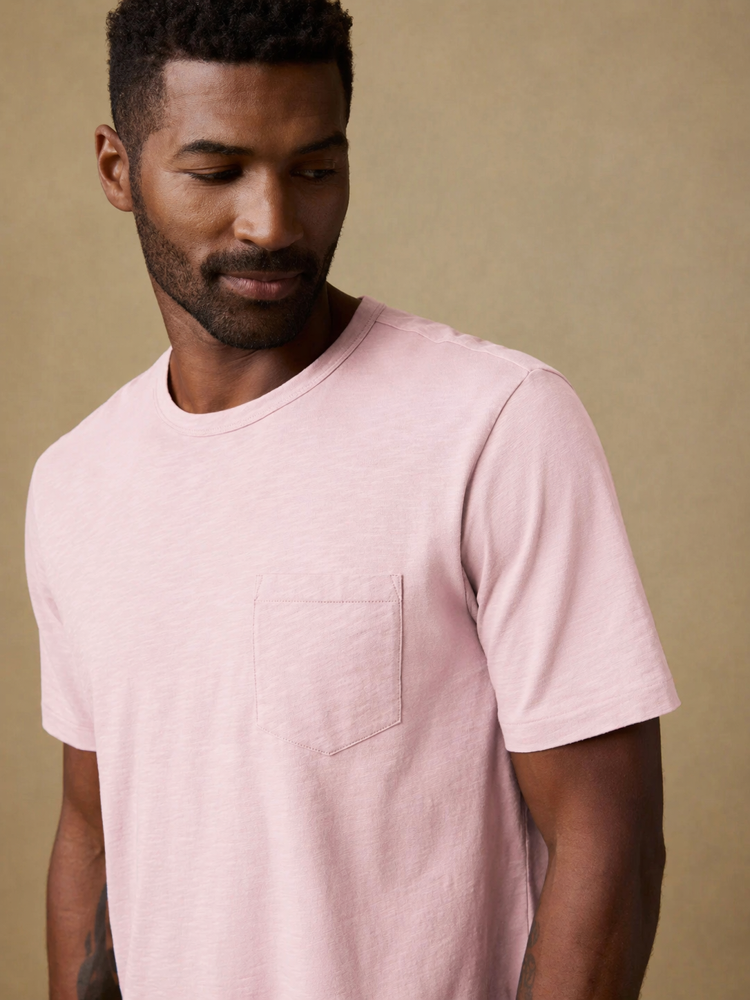 Faherty | Sunwashed Regenerative Pocket Tee | Pink