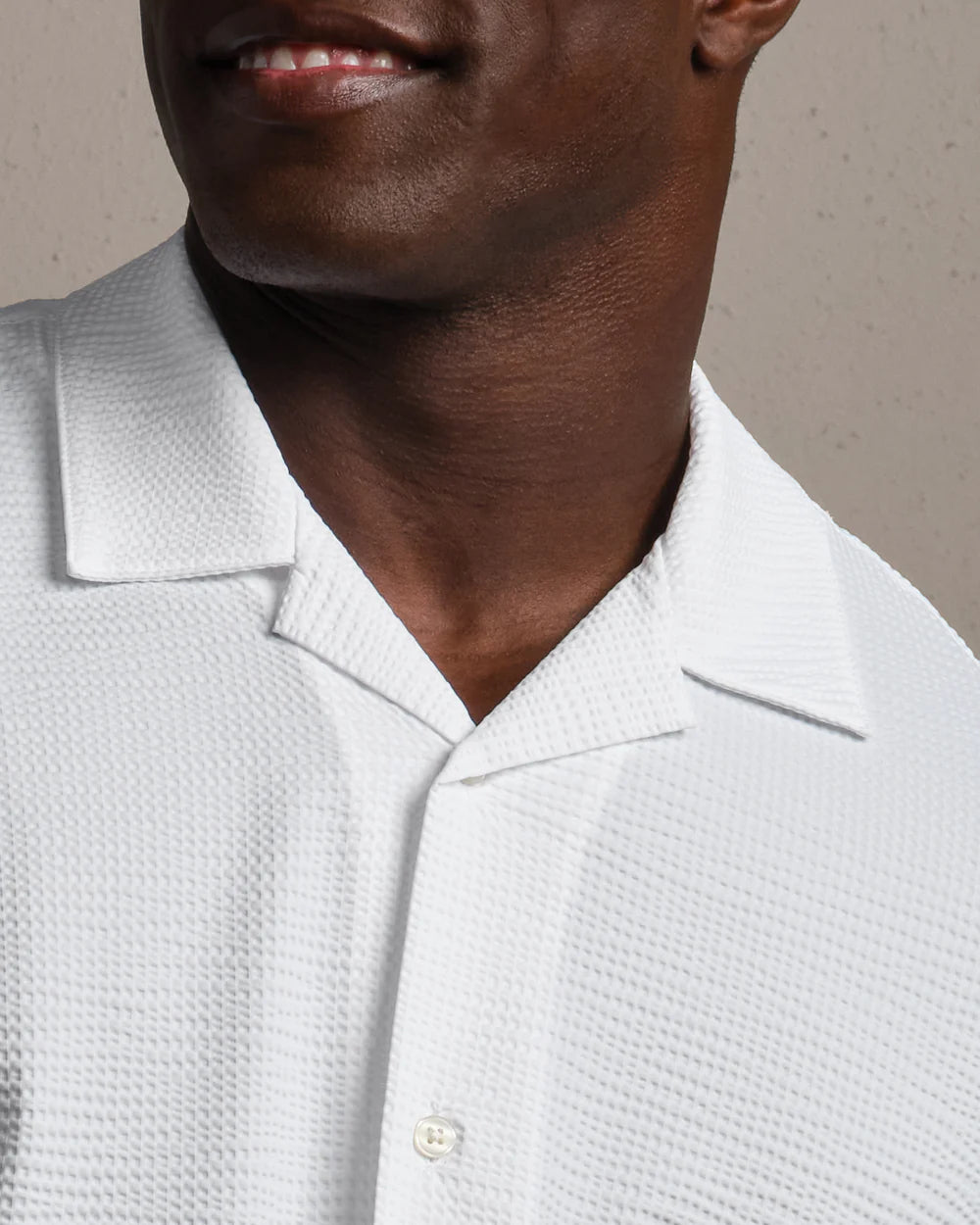 Rhone | Commuter® Seersucker Camp Collar Shirt | White