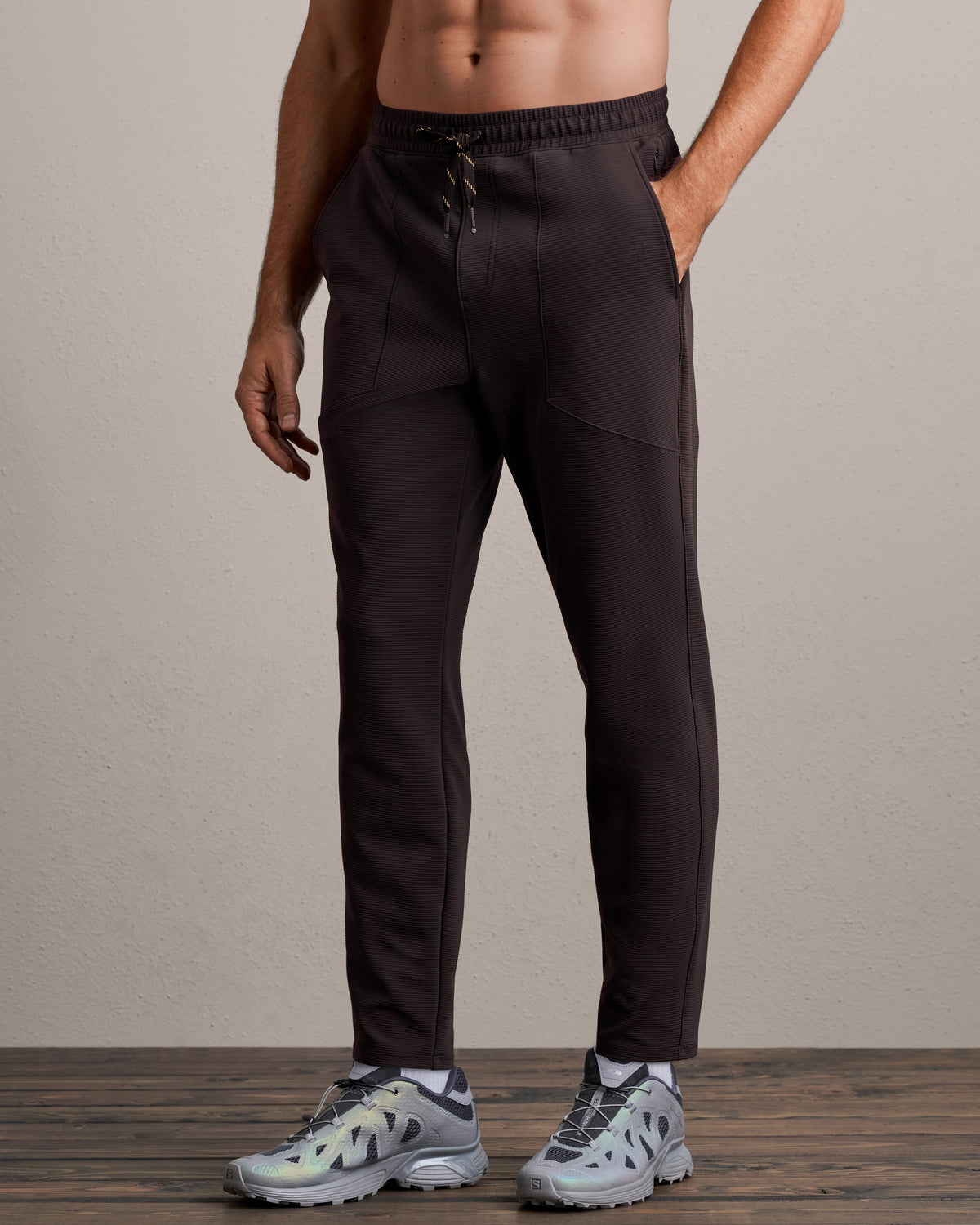 Rhone Covert Rib Pant in Dark Espresso Brown