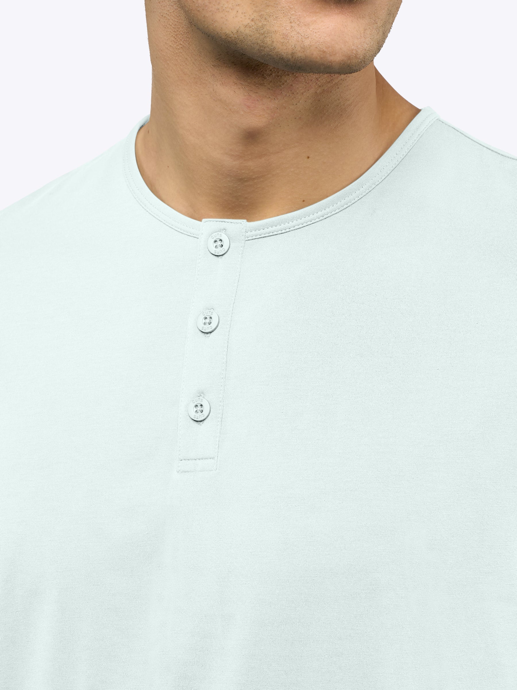 Cuts |  AO Henley Curve-Hem Tee Diaphonous |  Green