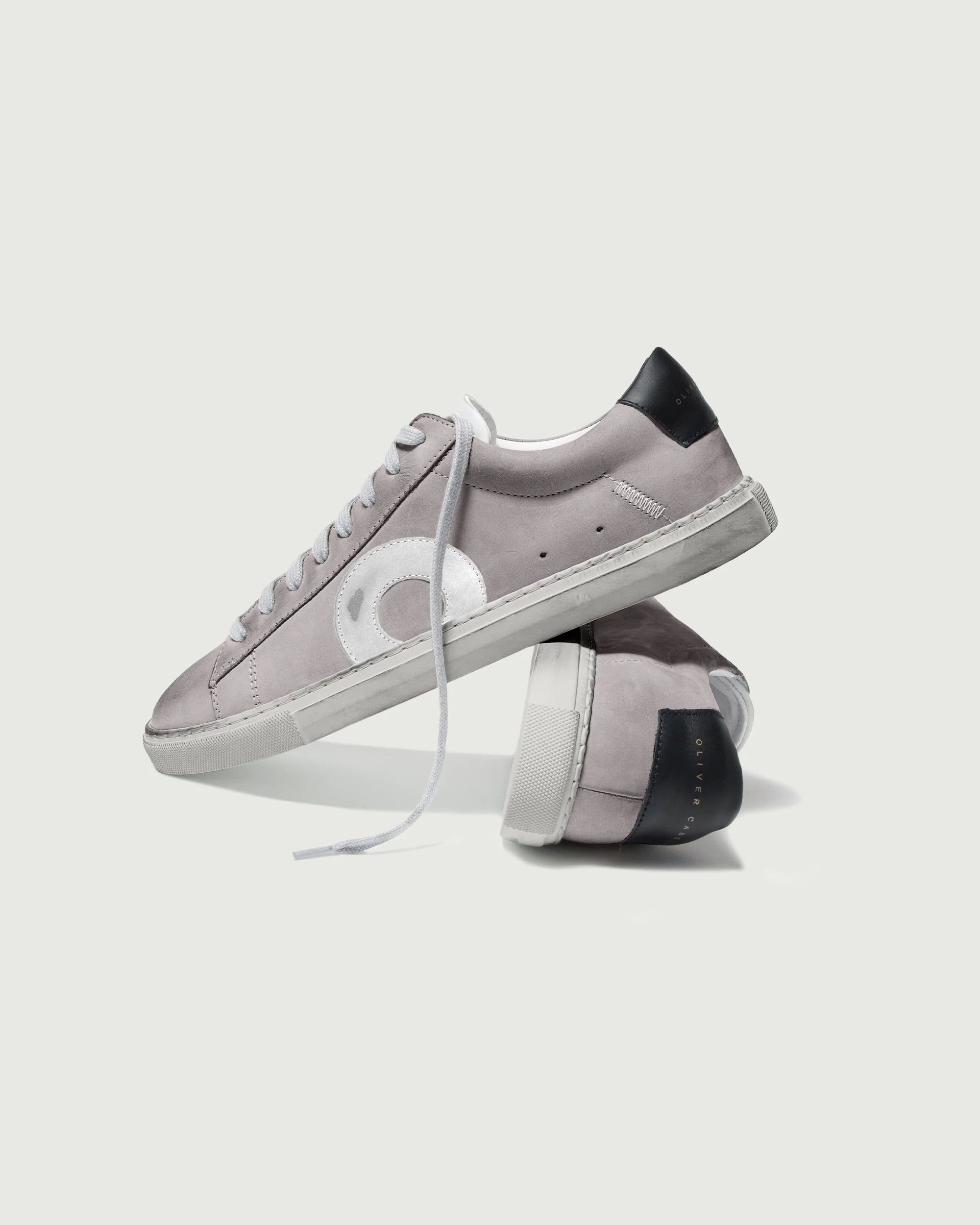 Oliver Cabell | Low 1 Fog | Gray