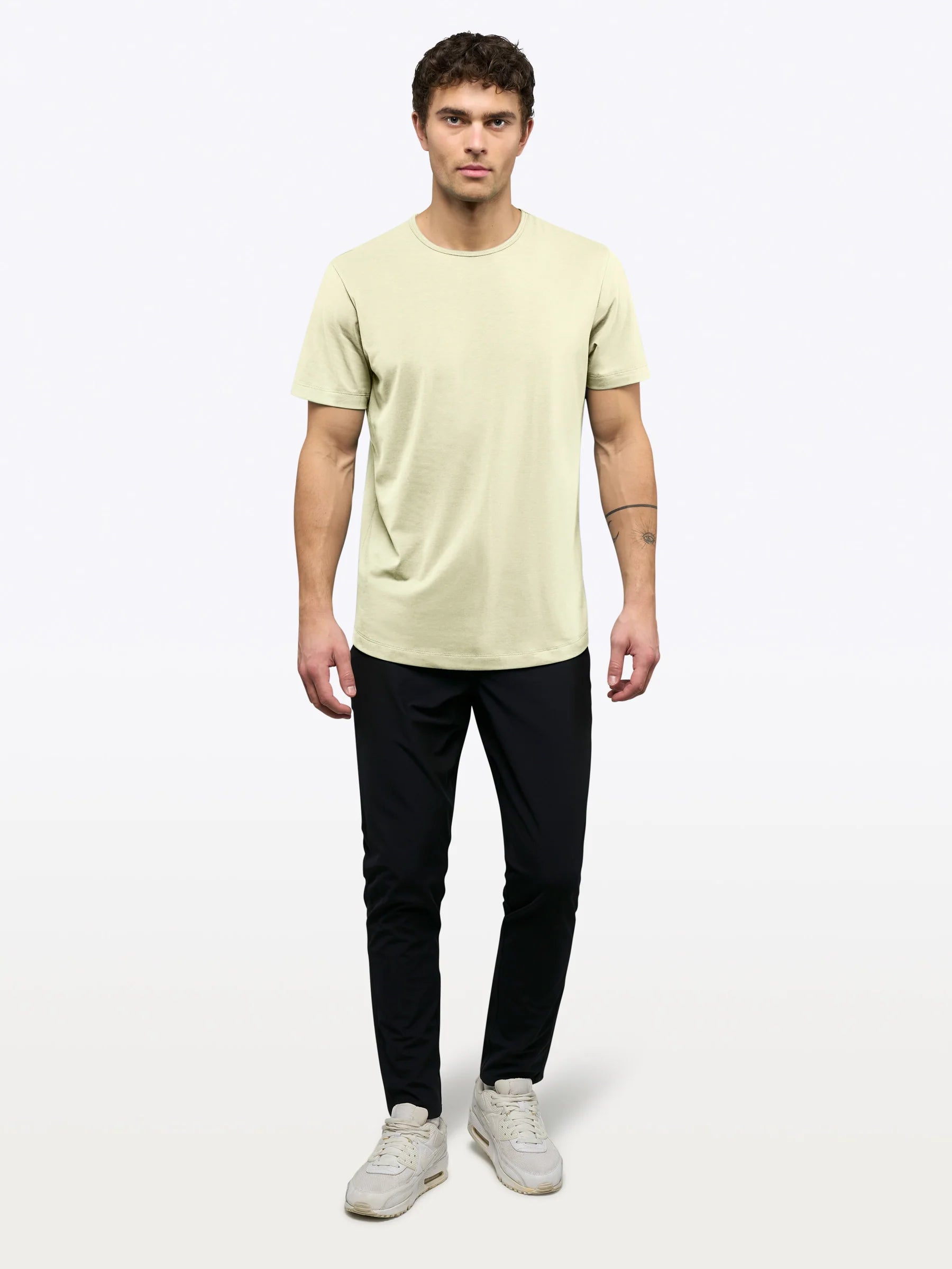 Cuts | AO Curve-Hem Tee Oyster White | Yellow
