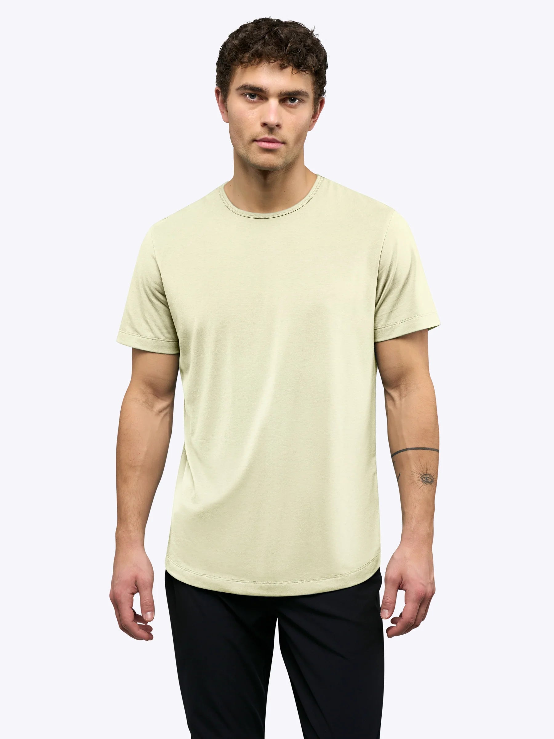 Cuts | AO Curve-Hem Tee Oyster White | Yellow