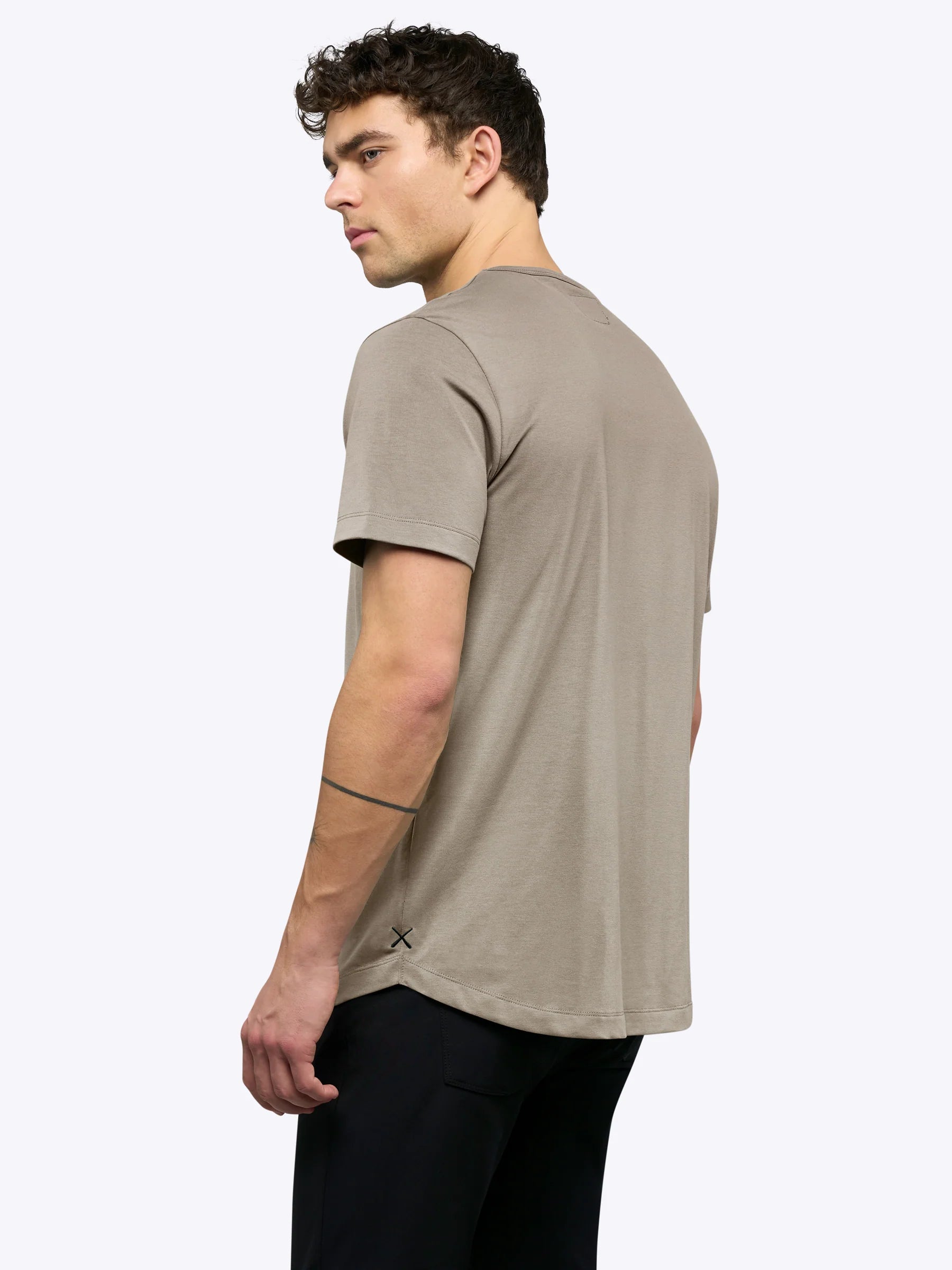 CUTS | AO Curve-Hem Tee | Beige