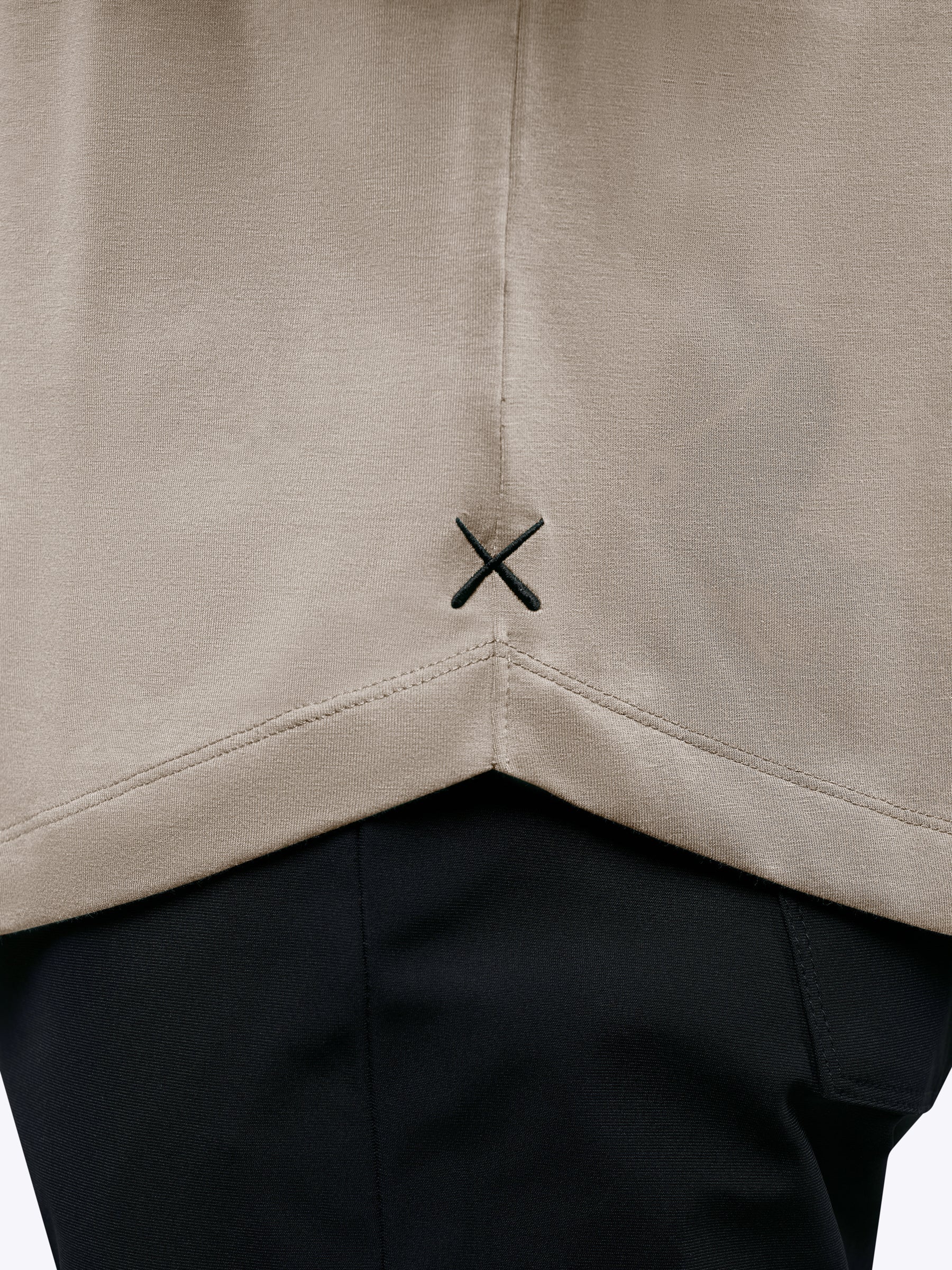 CUTS | AO Curve-Hem Tee | Beige