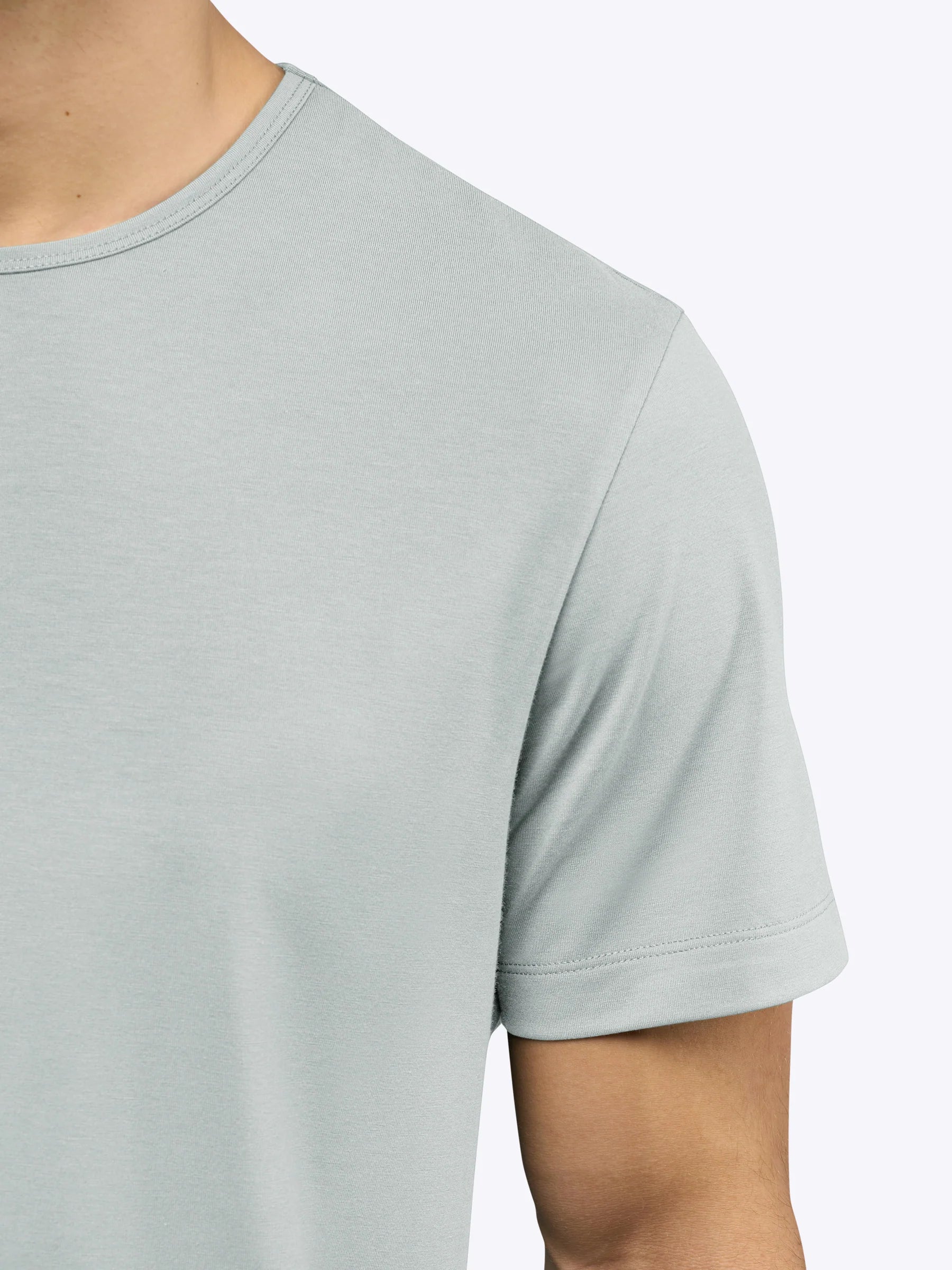 Cuts | AO Curve-Hem Tee Metal | Green