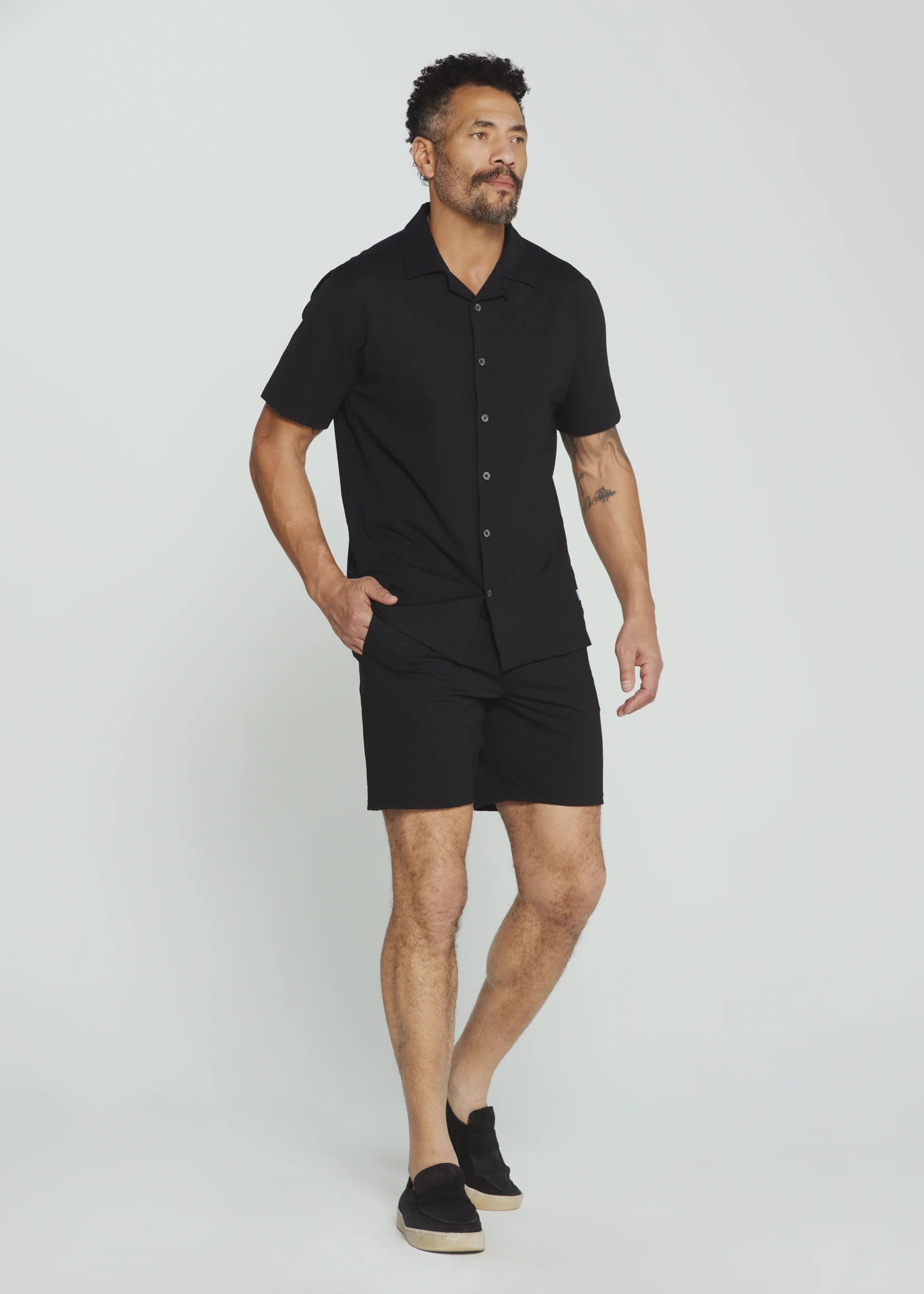 7Diamonds | Sutherland Seersucker Stretch Camp Shirt | Black