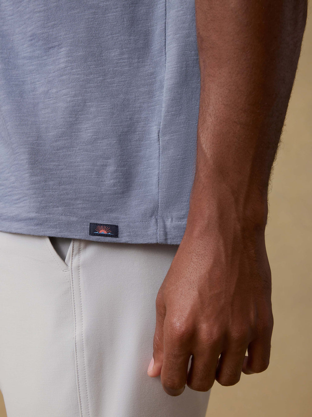 Faherty | Sunwashed Pocket Tee Flint | Blue