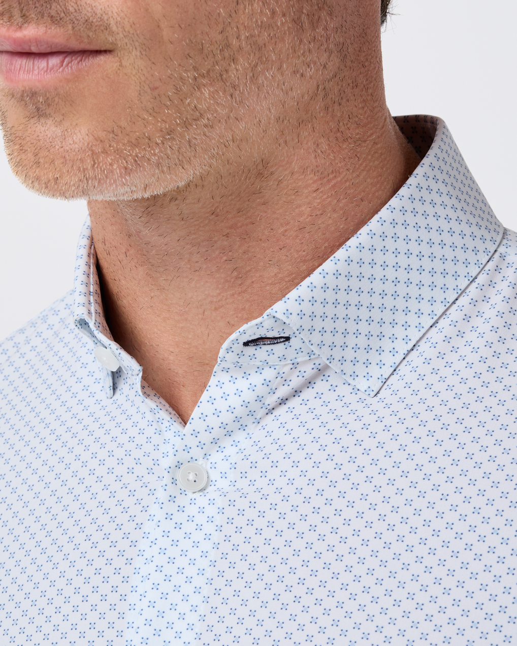 Mizzen+Main | Leeward Dress Shirt | Cloud Crest Dot Blue