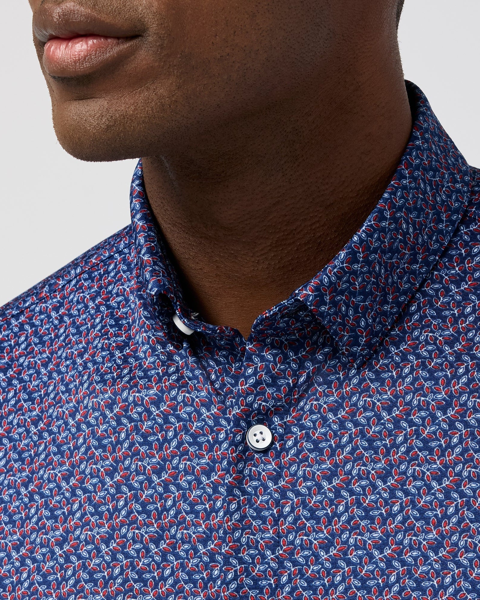 Mizzen+Main | Halyard Short Sleeve Midnight Variegated Leaf | Navy