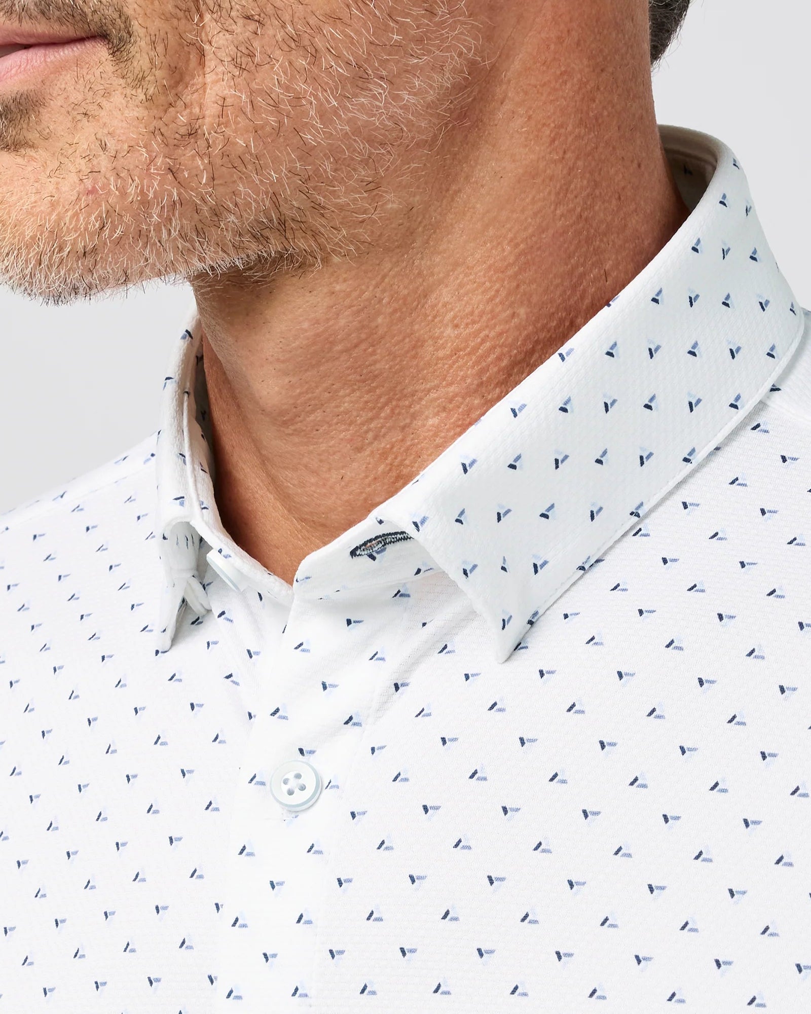 Mizzen+Main | Halyard Short Sleeve Tossed Triangle | White