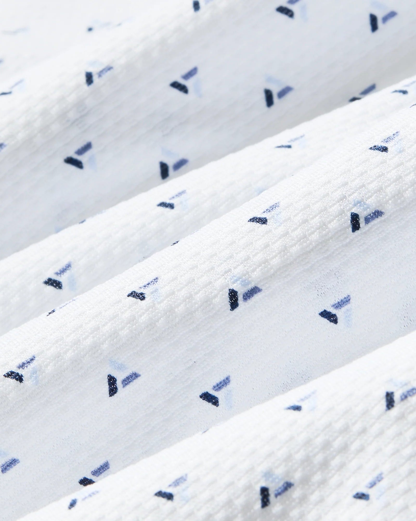Mizzen+Main | Halyard Short Sleeve Tossed Triangle | White