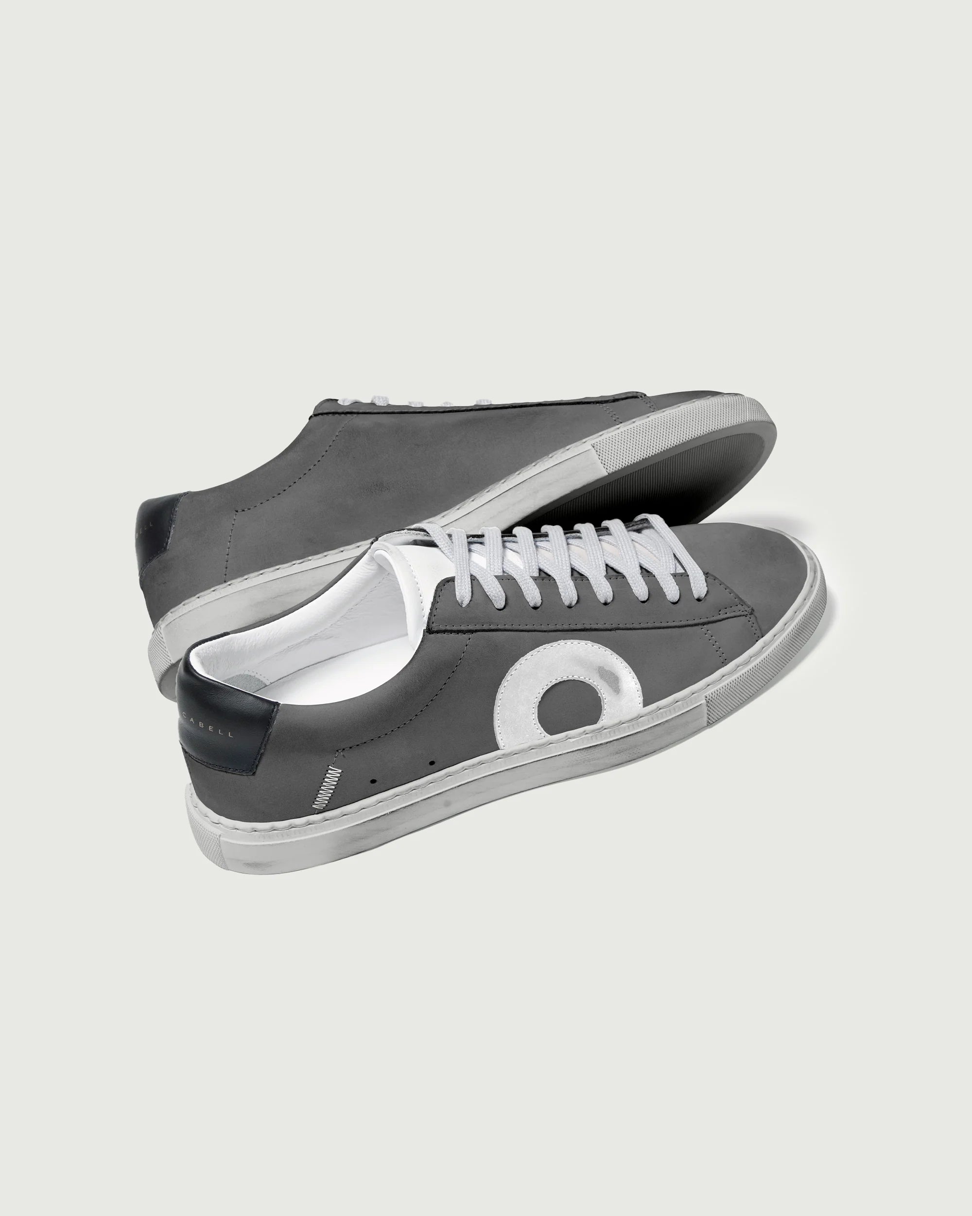 Oliver Cabell | Low 1 Smoke Gray